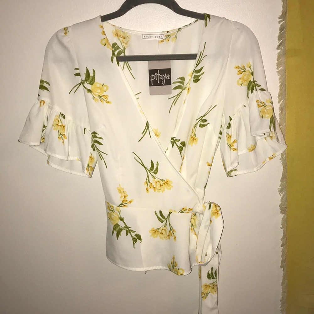 NWT Floral Print Wrap Around Blouse